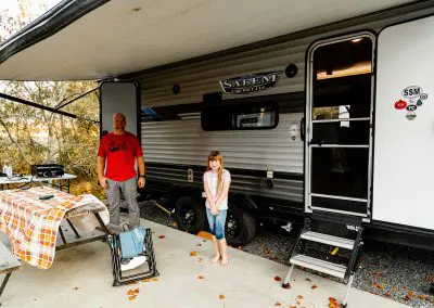 campers at creekside rv park